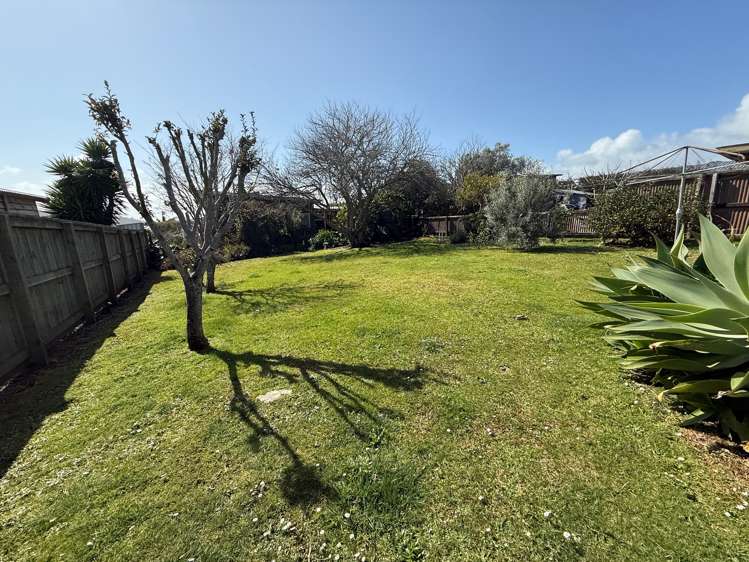 27 Lorenzen Bay Road Raglan_19