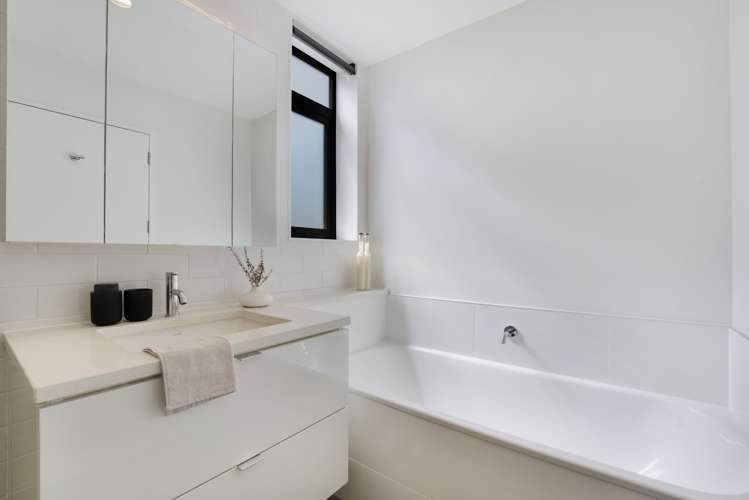 13 Isitt Road Hobsonville_24