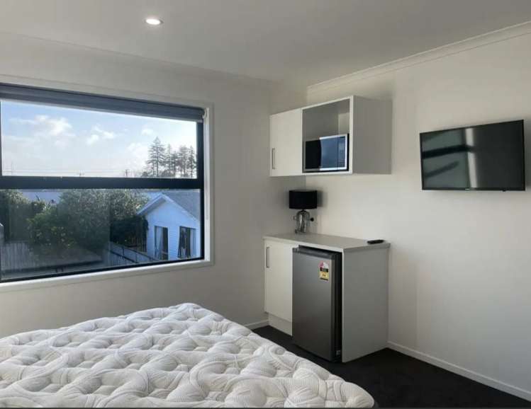 Room B 5/61 May Street Hamilton East_3