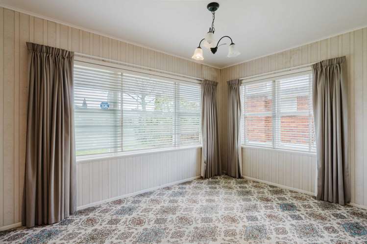 7 Scott Avenue Hamilton East_24