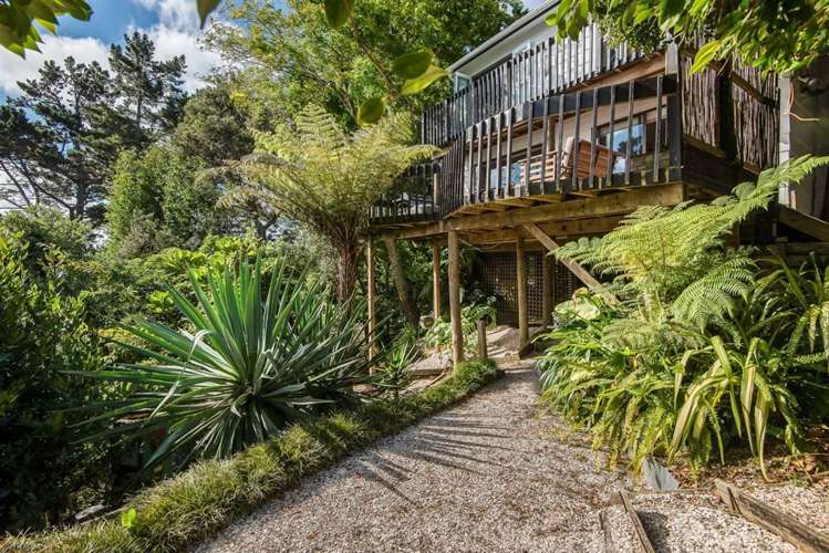 2/32 Jacaranda Avenue Beach Haven_16