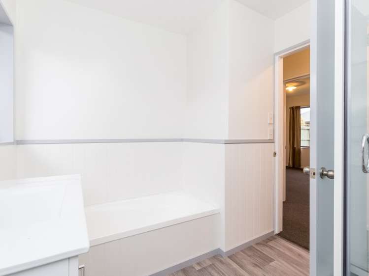 2/111 Gilberthorpes Road Hei Hei_8