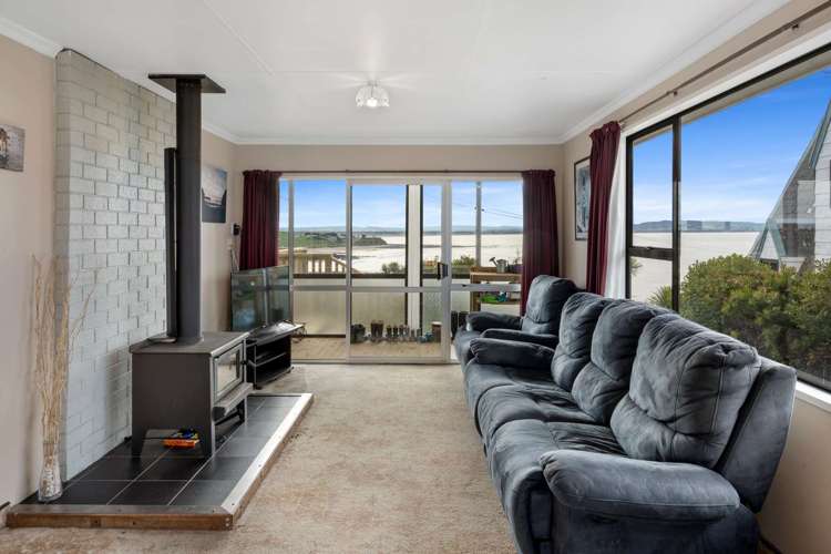 22 Esplanade Kaka Point_10