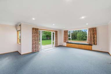 81 Racecourse Road_4