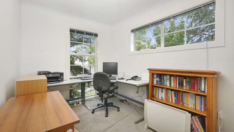 26 Denniston Crescent Redwood_5