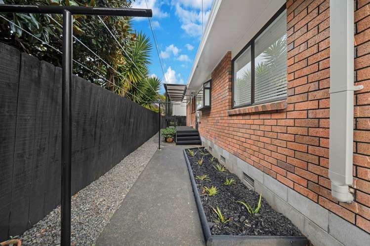 2/60 Flanshaw Road Te Atatu South_13