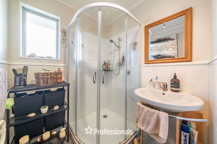 60 Larchmont Grove Totara Park_8