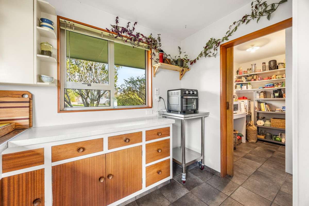 1632 Cust Road_4