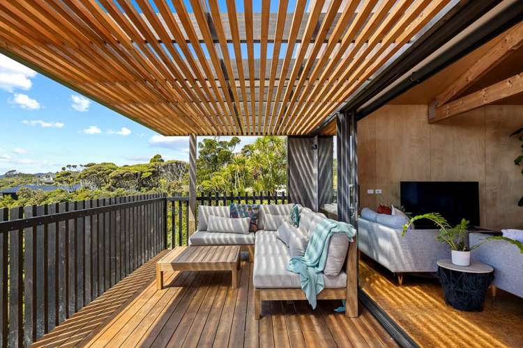 23 Log Race Road Piha_4