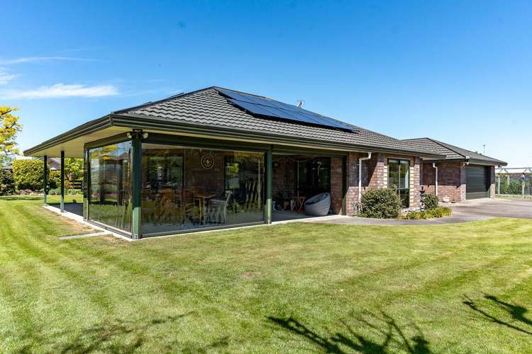 99 Lincoln Road Carterton_24