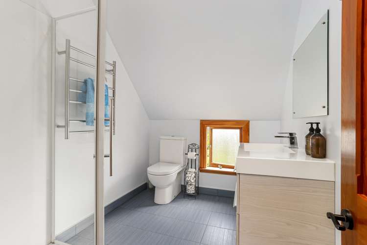 9 Chatham Avenue Paremoremo_14