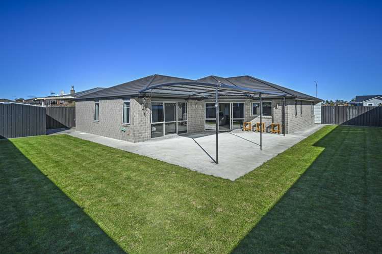 40 Arbuckle Road Frimley_25