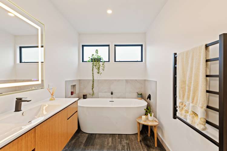 12 Mackillop Way Brooklands_19