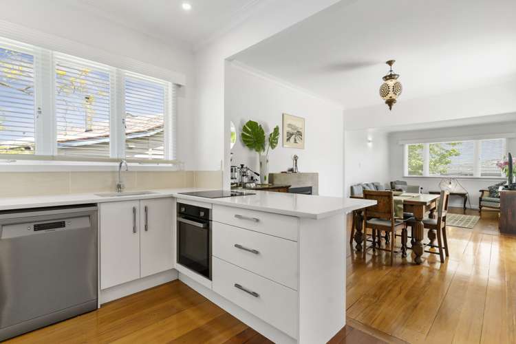 92 Astley Avenue New Lynn_11