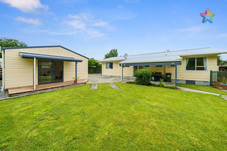 25 Larchmont Grove Totara Park_12