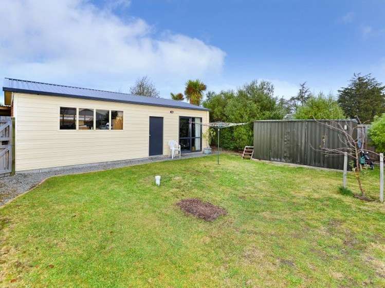 33 North Terrace Darfield_17