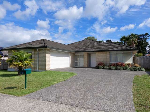 Renovated four bedroom house with walking dist...