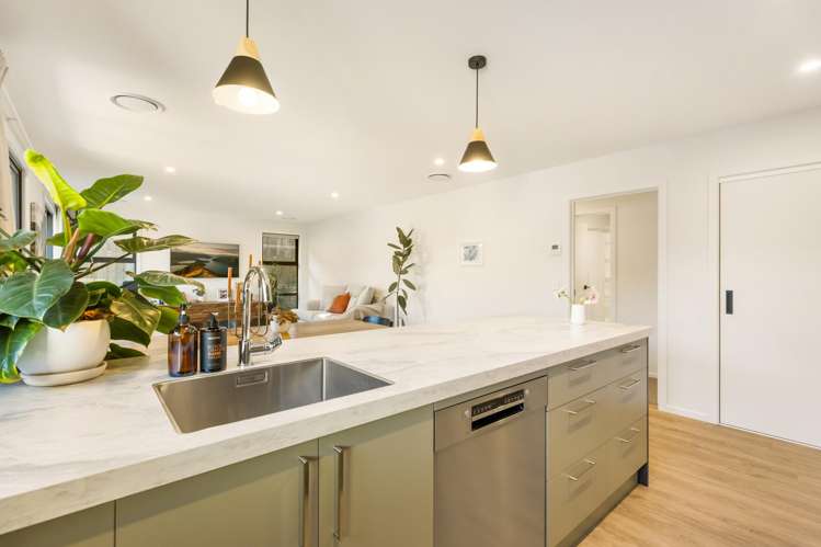 70 Kirimoko Crescent_3