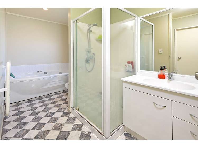 16 Lolim Place Favona_9