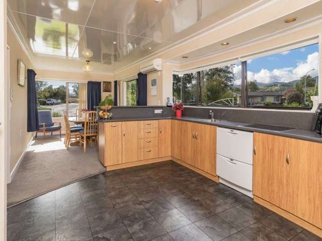 9 Aldinga Avenue Stoke_2