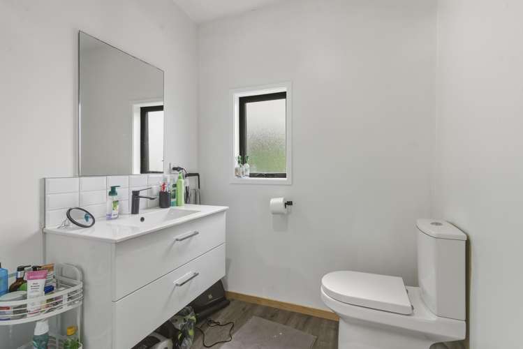 9 Robinson Street Lookout Point_18