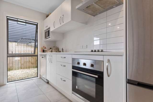 2/113 Knighton Road Hillcrest_4