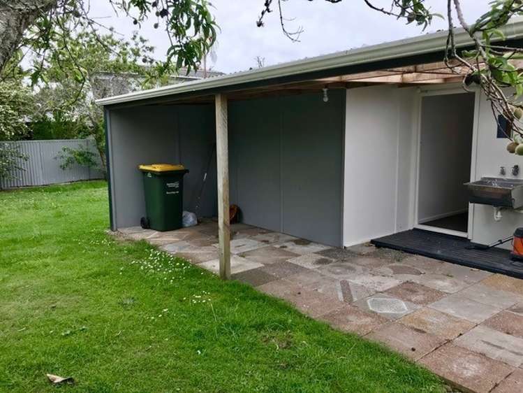 17 Crispe Road Clarks Beach_10