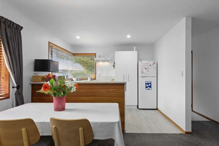 2/37 Jennifer Street Bryndwr_6