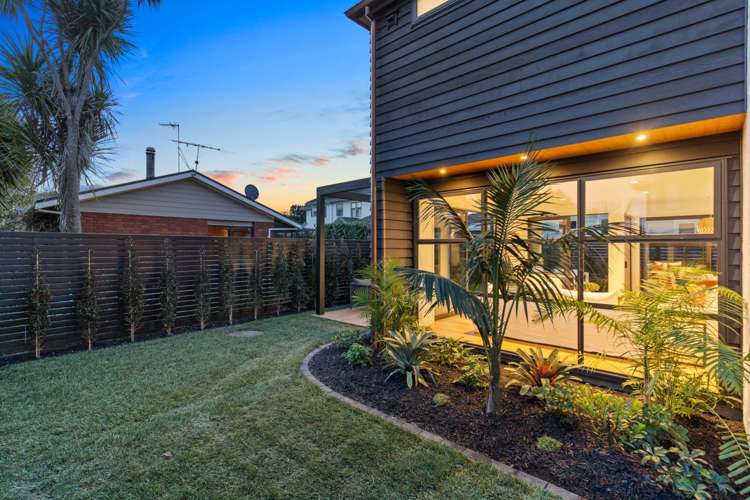 13c Queensway Three Kings_19