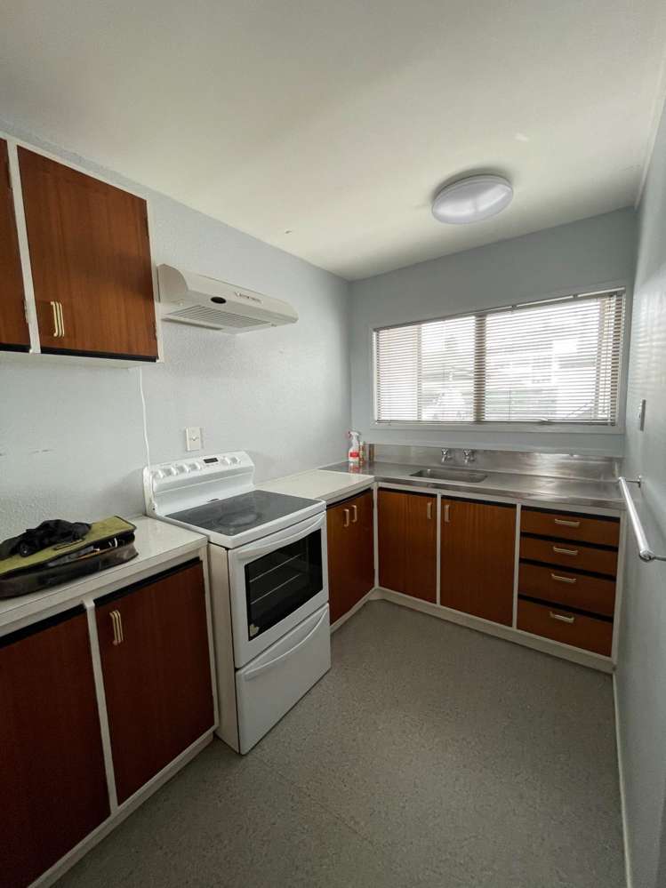 2/18 Cliff Road Tauranga Central_6