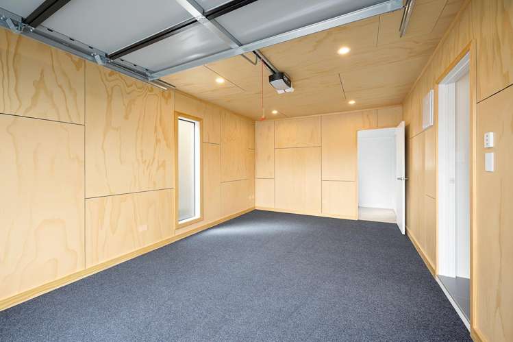 2/15 Castaing Crescent Te Atatu South_15
