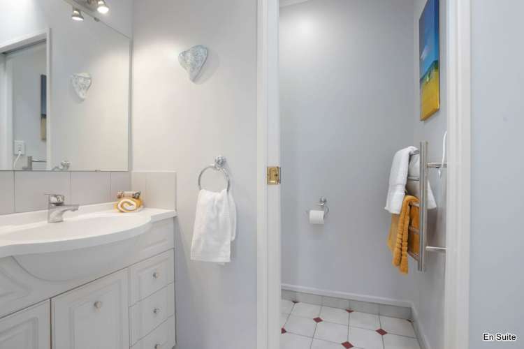 8 Kingshaven Close Mount Roskill_17