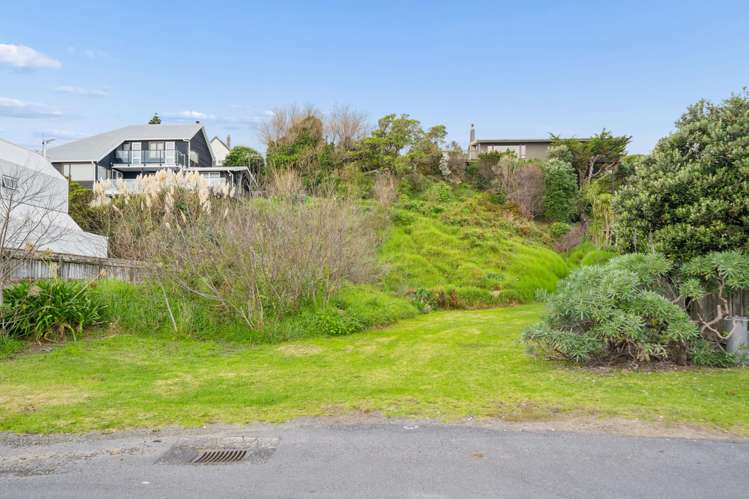 19 Groves Road Raumati Beach_13
