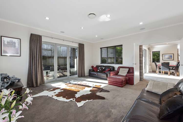 18 Compton Grove Huntington_9