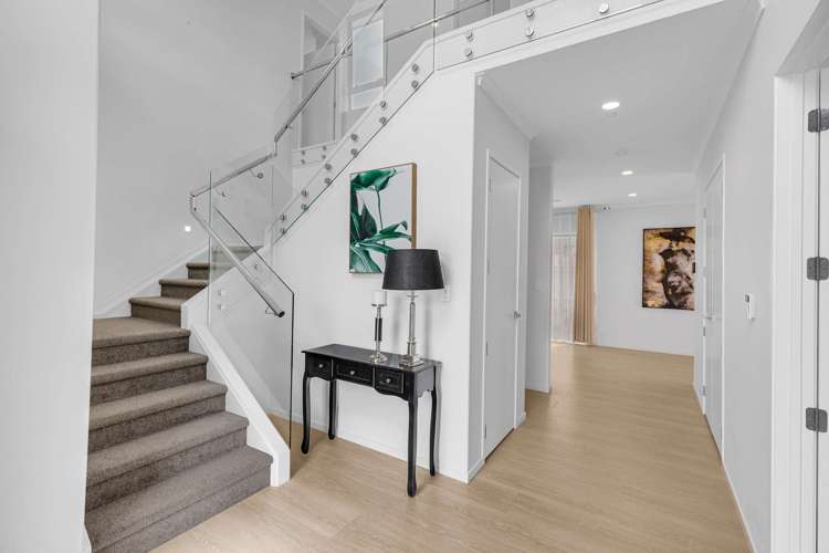 62 Donegal Park Drive Flat Bush_1