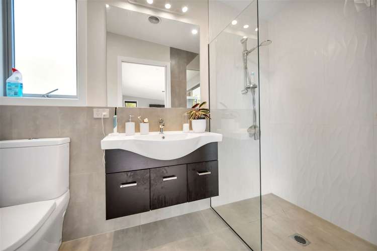 354 Bridge Valley Road Wakefield_23