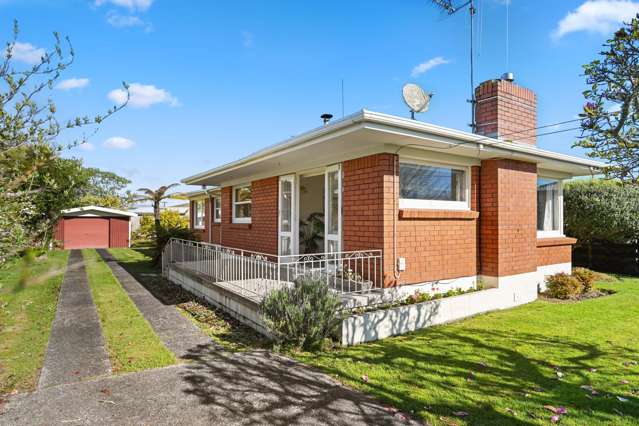 Charming Family Home in Prime Chartwell Location