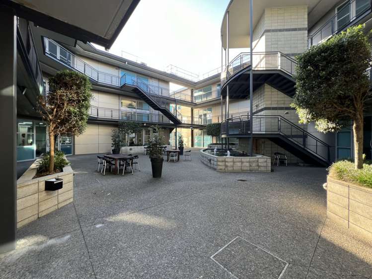 Part Unit 3/42 Ormiston Road East Tamaki_2