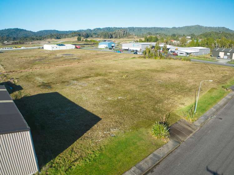 15 Fairhall Road Kaiata_5
