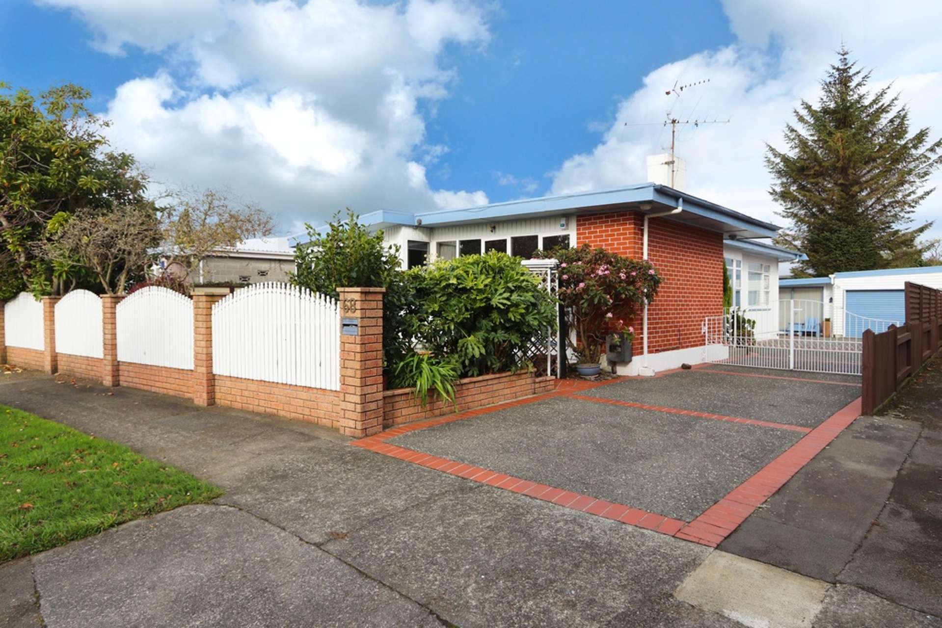 68 Queens Grove Lower Hutt_0