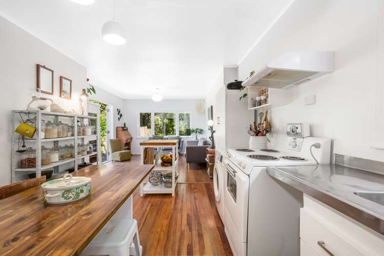 63 Airlie Road Plimmerton_12