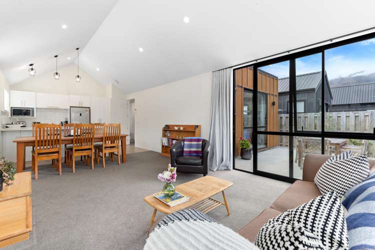 6 Longlands Street Dalefield/Wakatipu Basin_15