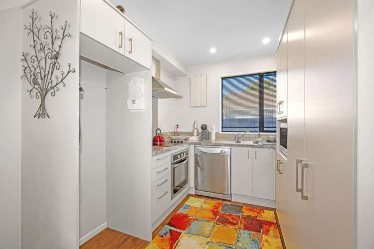 2/14 London Street_2