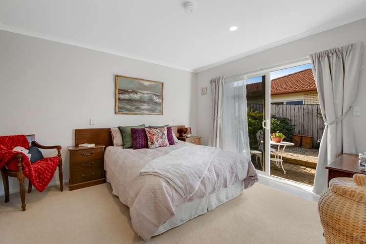 25 Chesterfield Way Orewa_11