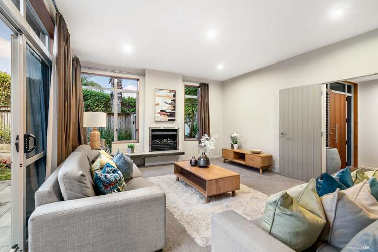 8 Chard Place Flat Bush_5