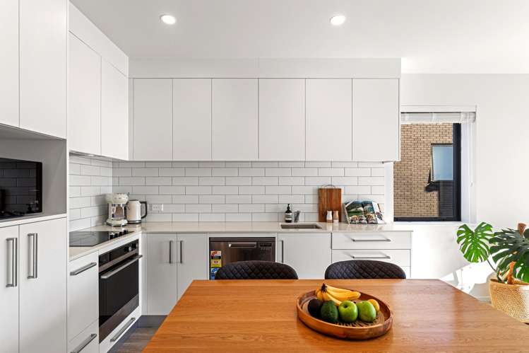 207/165 Lake Road Northcote_9