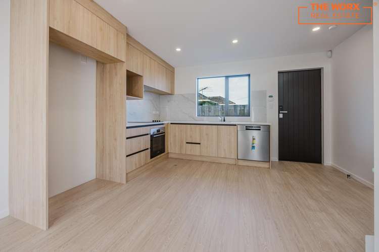 2/10 Richard Road Mangere_5