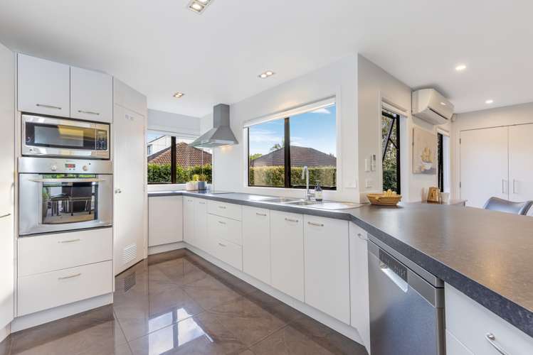 10 Coldham Crescent Saint Johns_7