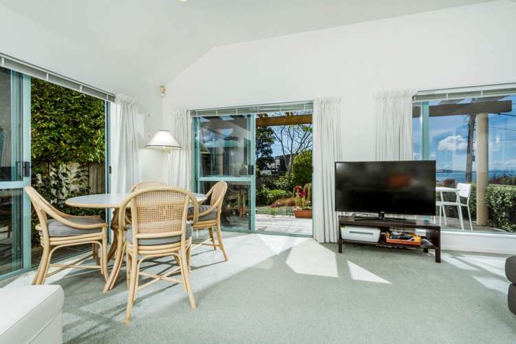 1/44 Seaview Road Castor Bay_10