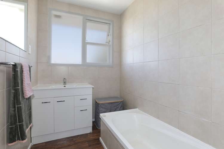 298 Clayton Road Pukehangi_10